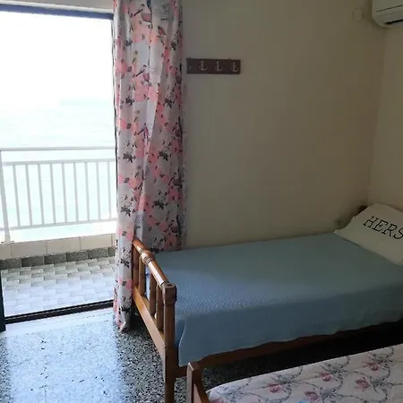 בית נופש Stamatia's House האראקי